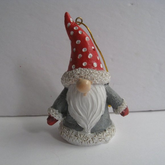 Merry Makers 6" Plush Gnome The Paper Store 2021 Grey/Red NWT & Resin Ornament - Picture 12 of 16
